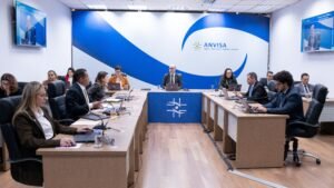 Anvisa revisará normas de publicidade de medicamentos e alimentos após questionamentos no