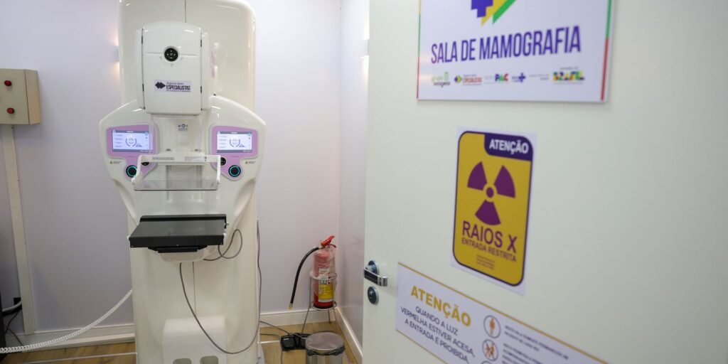 Cirurgias plásticas de mama no SUS crescem 54% em dez anos até 2025