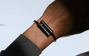 Fundadores da Fitbit lançam pulseira Luffu Link para monitorar saúde e segurança
